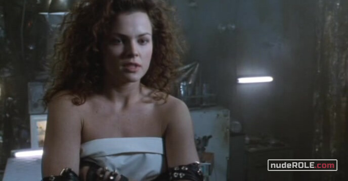 7. Jane sexy – Johnny Mnemonic (1995)