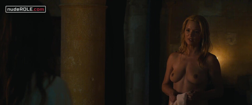 28. Benedetta nude, Bartolomea nude – Benedetta (2021)