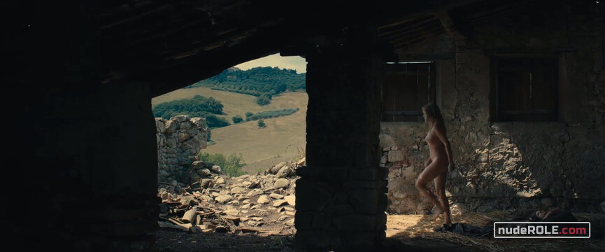 41. Benedetta nude, Bartolomea nude – Benedetta (2021)