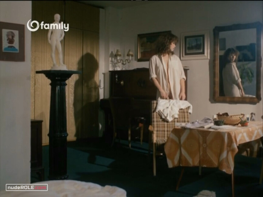 6. studentka Katerina Vodicková nude , studenka Eva nude – Samorost (1984)