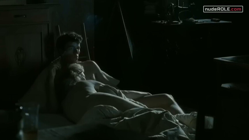 8. Lena Brücker nude – Die Entdeckung der Currywurst (2008)