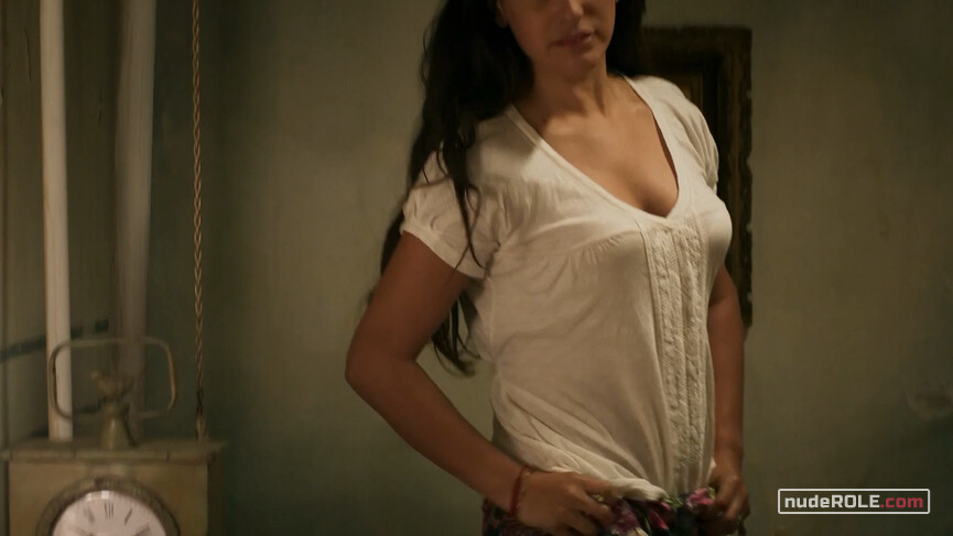 14. Alma Aparicio sexy, Julia Aparicio nude – Las Aparicio (2015)