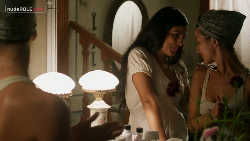 15. Alma Aparicio sexy, Julia Aparicio nude – Las Aparicio (2015)