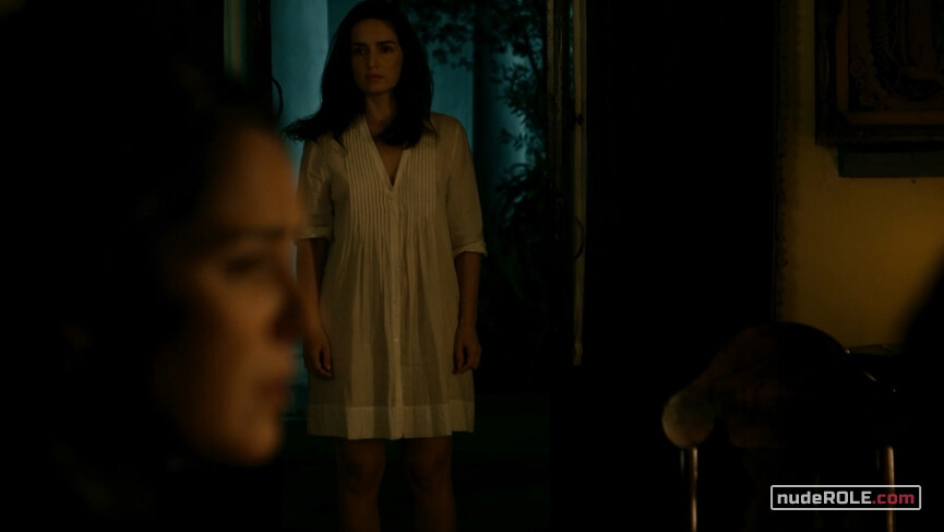 28. Alma Aparicio sexy, Julia Aparicio nude – Las Aparicio (2015)