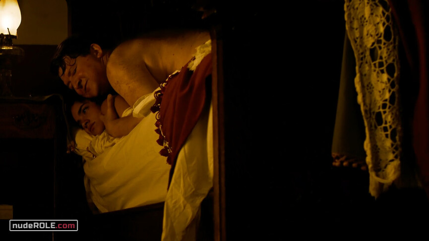 4. Alma Aparicio sexy, Julia Aparicio nude – Las Aparicio (2015)