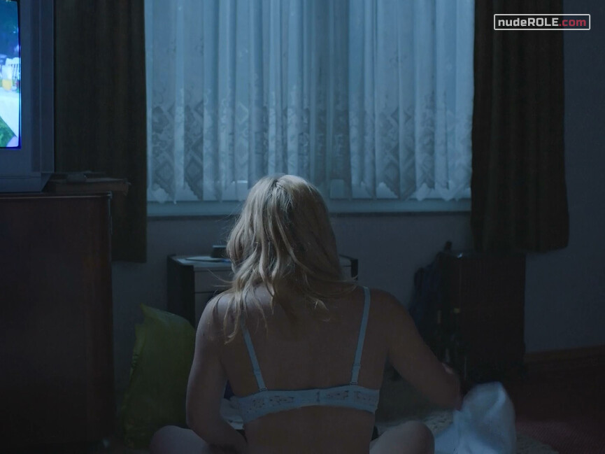 19. Alma nude , Club Singer Jovana sexy – Take Me Somewhere Nice (2019)
