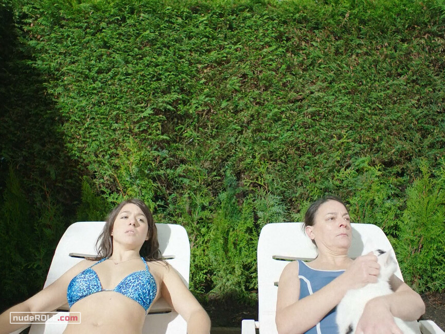 3. Alma nude , Club Singer Jovana sexy – Take Me Somewhere Nice (2019)