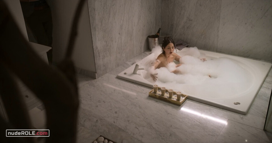 7. Amanda sexy – The Search s01e03 (2020)