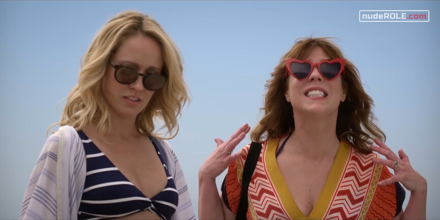 13. Brooke sexy, Kaylie sexy, Angel de la Paz sexy – Desperados (2020)