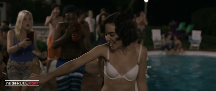 4. Nicole sexy, Kristen Shaw sexy – Can't Take It Back (2017)