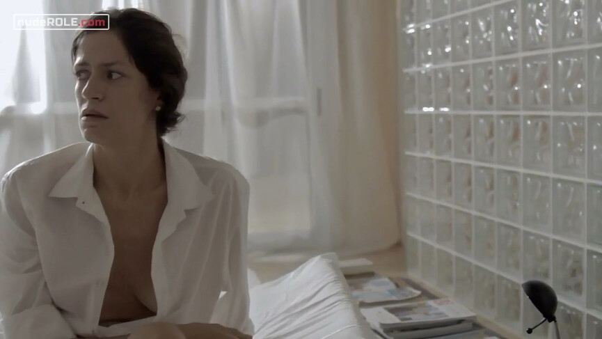 5. Bianca nude , Ana nude – Bianca (2013)