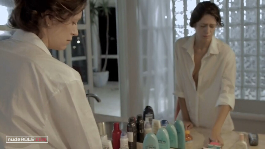 6. Bianca nude , Ana nude – Bianca (2013)