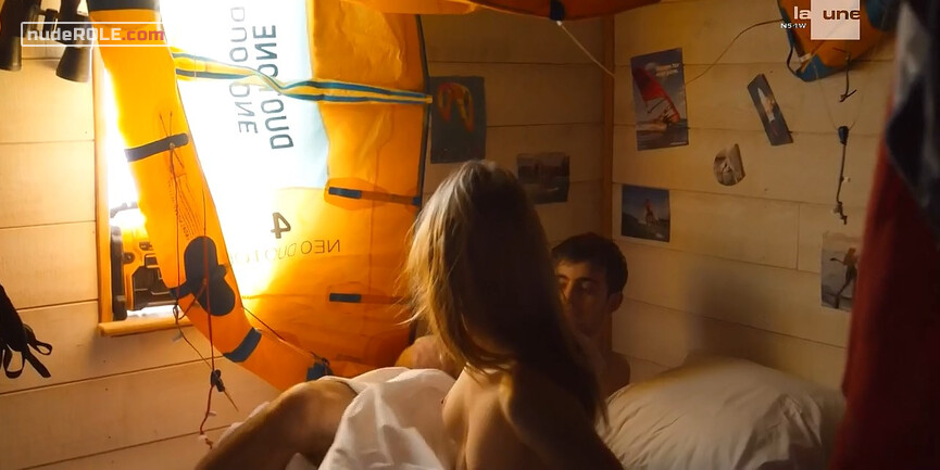 5. Sarah Delmas nude , Lola Zerrouki nude – Pour Sarah s01 (2019)