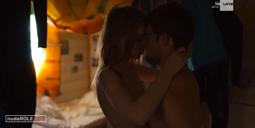 7. Sarah Delmas nude , Lola Zerrouki nude – Pour Sarah s01 (2019)