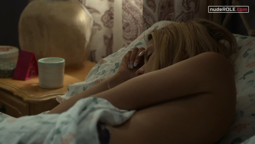 2. Renee Segna nude – Hightown s01e07 (2020)