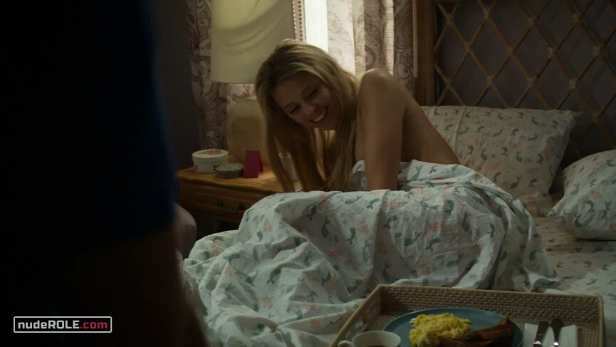 3. Renee Segna nude – Hightown s01e07 (2020)