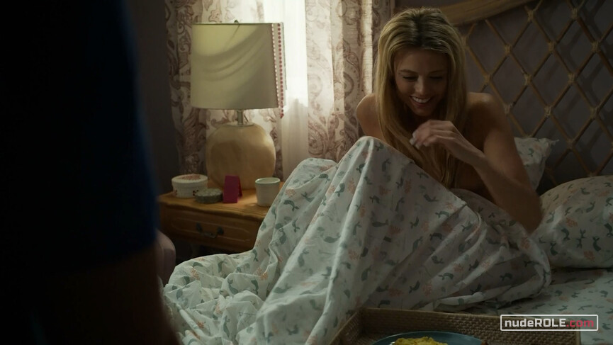4. Renee Segna nude – Hightown s01e07 (2020)