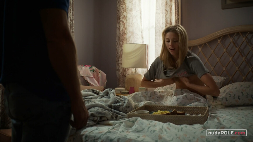6. Renee Segna nude – Hightown s01e07 (2020)