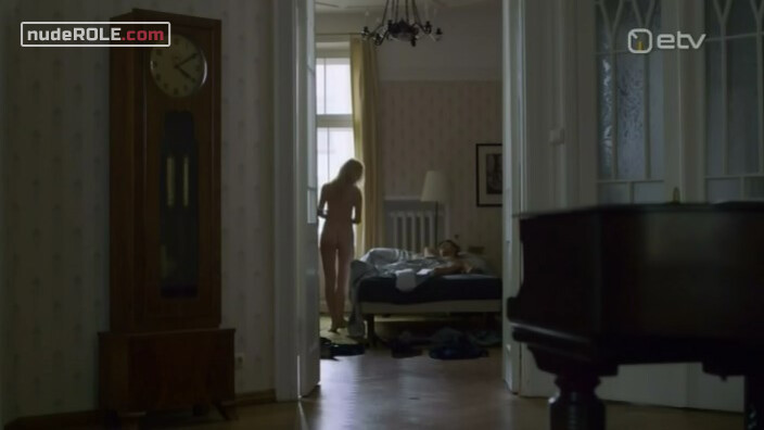 6. Evelin nude, Kristin sexy – Family Lies (2016)