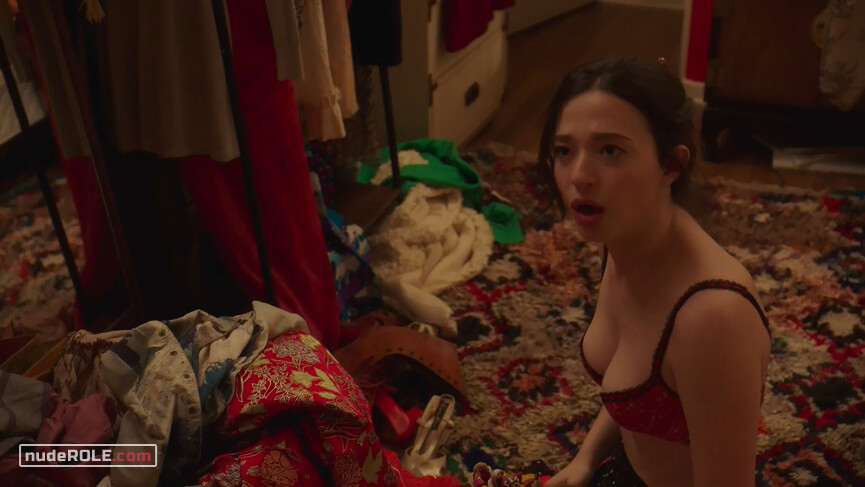 5. Max sexy – Better Things s04e04 (2020)