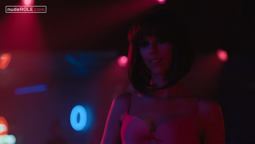 7. Renee Segna sexy, Jackie Quiñones sexy – Hightown s01e02 (2020)