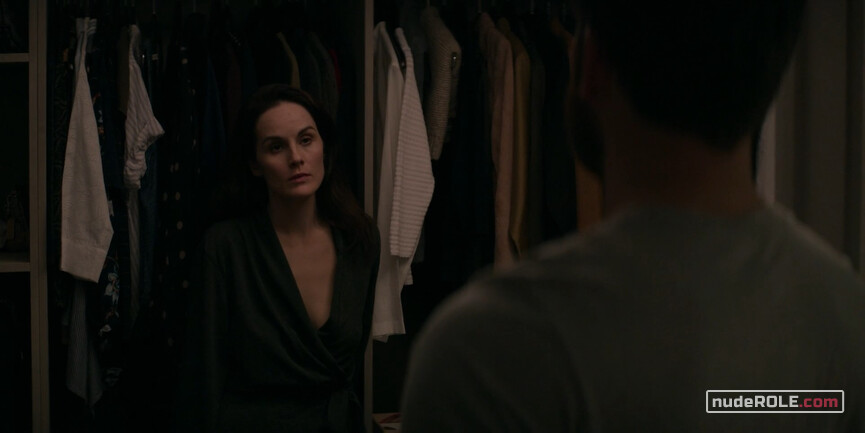 2. Laurie Barber sexy – Defending Jacob s01e05 (2020)