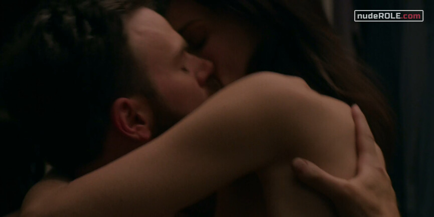 3. Laurie Barber sexy – Defending Jacob s01e05 (2020)
