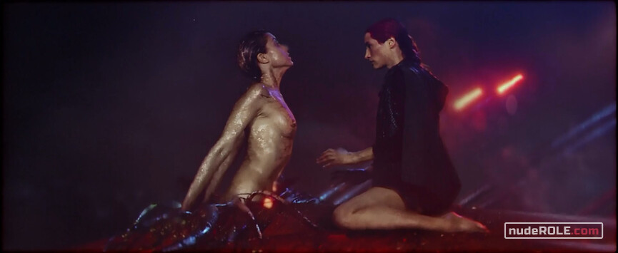 1. Mima nude – Blood Machines s01e01-03 (2019)