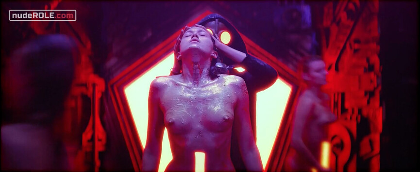 27. Mima nude – Blood Machines s01e01-03 (2019)