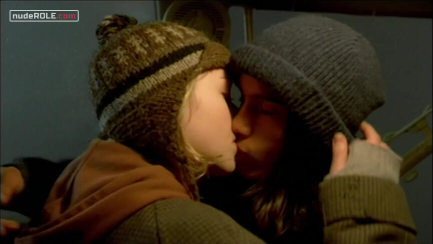 1. Telly11 nude – Fog (2007)