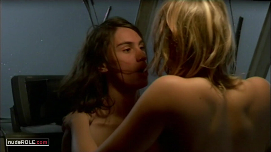 3. Telly11 nude – Fog (2007)