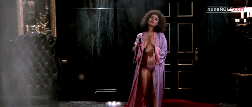 6. Gina00 sexy – Scarface (1983)