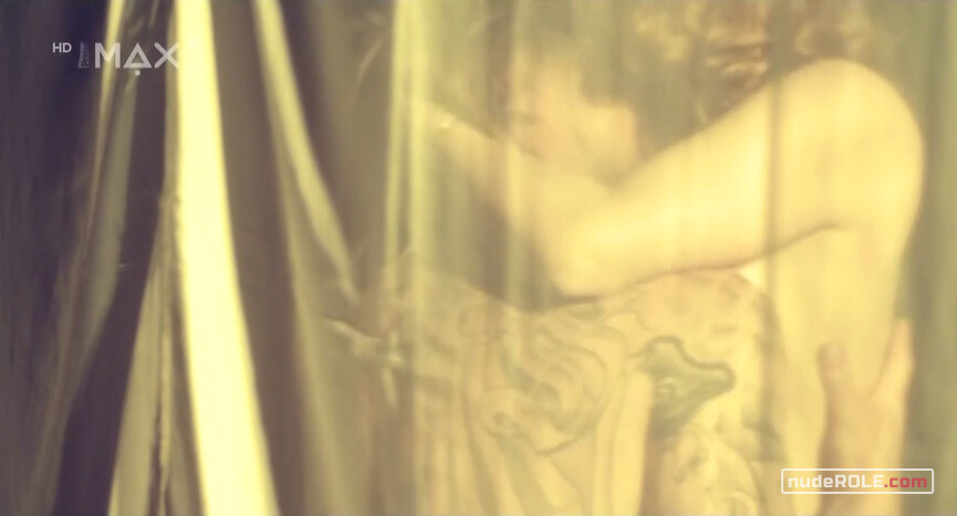 14. Valerie sexy, Miriam nude – Rumbling (2015)