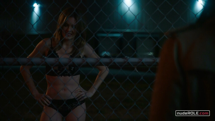 1. Sutton Brady sexy – The Bold Type s04e01 (2020)