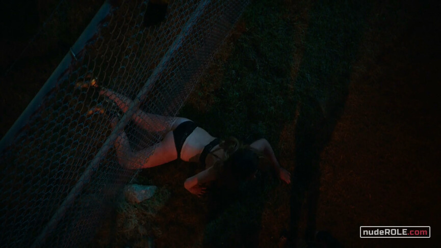 5. Sutton Brady sexy – The Bold Type s04e01 (2020)