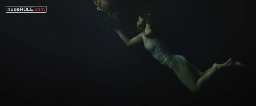 19. Zophia nude – Skinford (2017)