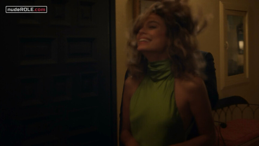 12. Noa Hamilton sexy – The Baker and the Beauty s01e03 (2020)