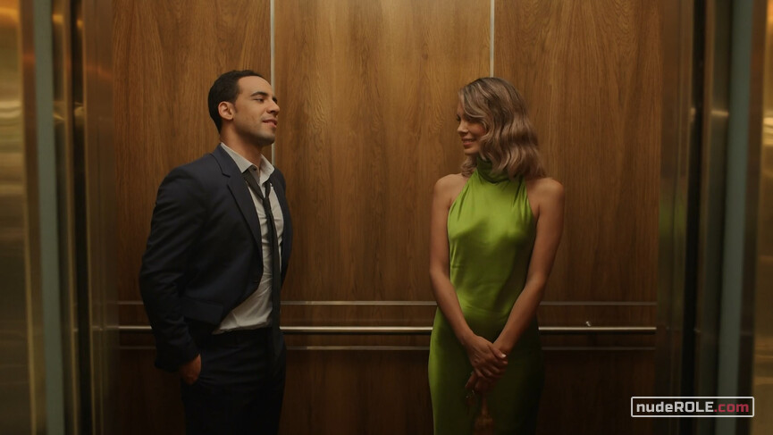 9. Noa Hamilton sexy – The Baker and the Beauty s01e03 (2020)