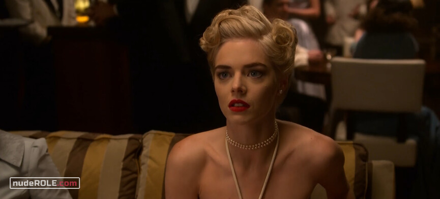 11. Claire Wood sexy – Hollywood s01e03-07 (2020)