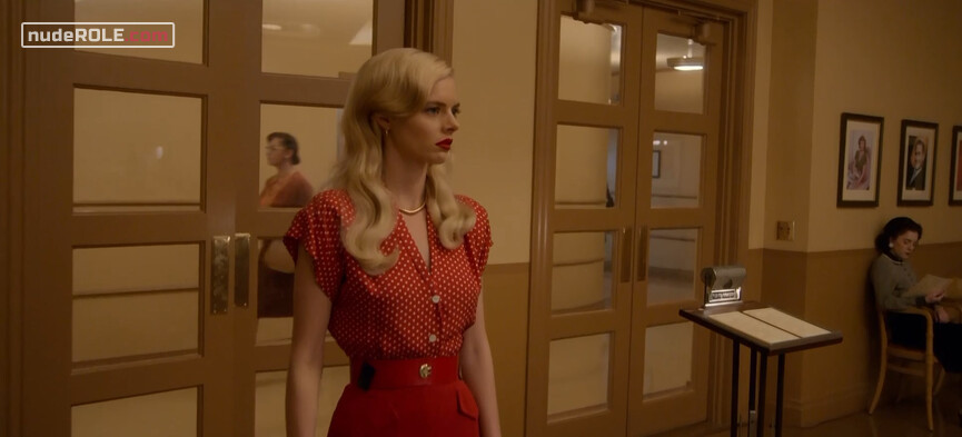 2. Claire Wood sexy – Hollywood s01e03-07 (2020)