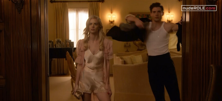 8. Claire Wood sexy – Hollywood s01e03-07 (2020)