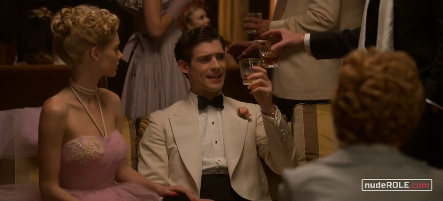 9. Claire Wood sexy – Hollywood s01e03-07 (2020)