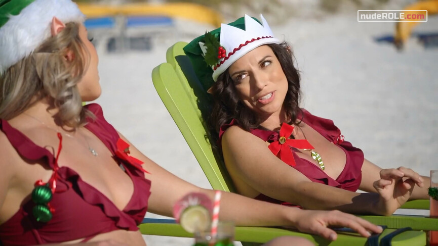 5. Elfette sexy, Sparkle sexy – Elfette Saves Christmas (2019)