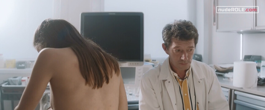 2. Madeleine Durant sexy – Simon's Got a Gift (2019)