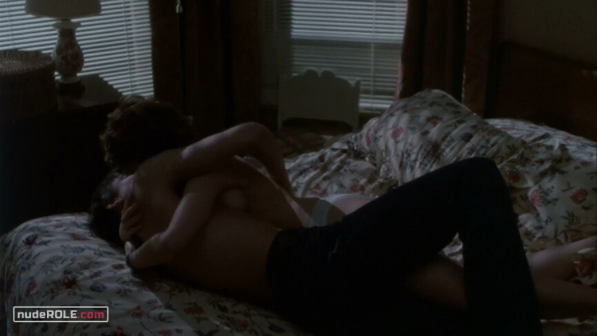 4. Annie Rayford nude, Debbie Torres sexy – Blue City (1986)