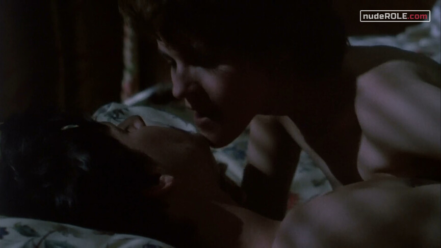 5. Annie Rayford nude, Debbie Torres sexy – Blue City (1986)