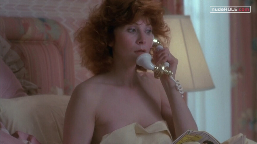 6. Annie Rayford nude, Debbie Torres sexy – Blue City (1986)