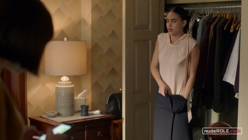 4. Lyn nude – Vida s03e05 (2020)