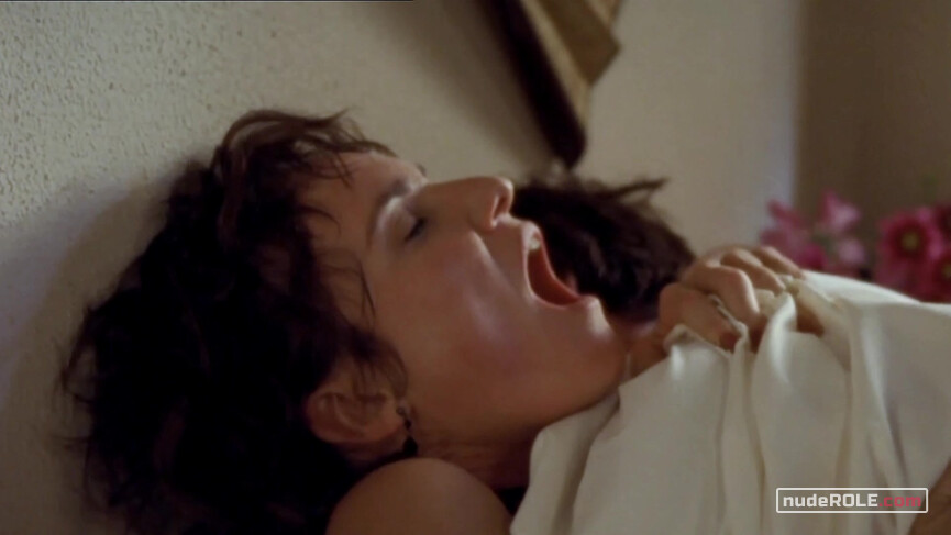 1. Rosie Denton Harfield nude – CrashBurn s01e01 (2003)