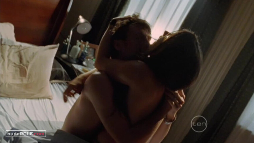 3. Raffa nude – The Cooks s01e13 (2005)